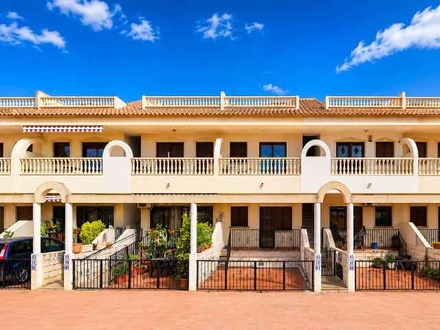 Bungalow de planta alta con piscina comunitaria en una zona. 0m² Ayuntamiento Almoradi