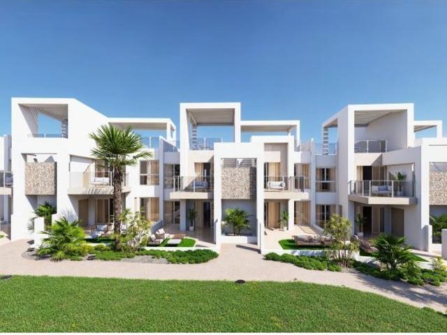 Bungalow de planta alta de 2 dormitorios con solarium privado a la venta en Ciudad Quesada