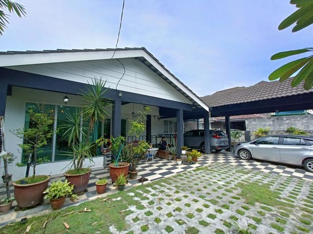 Bungalow Desa Subang Permai Seksyen