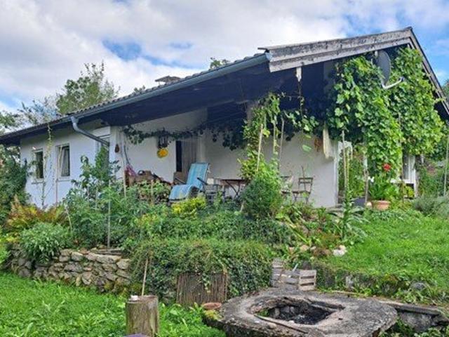 Bungalow / Einfamilienhaus mit idyllischem Garten am Ortsrand von Obing