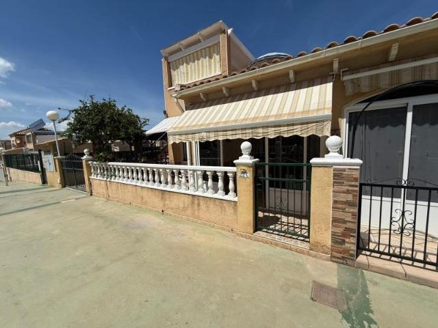 Bungalow en venta en Torrevieja, Los balcones
