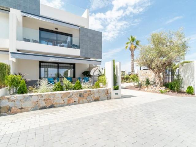 Bungalow en venta en Torrevieja, A. All New Build