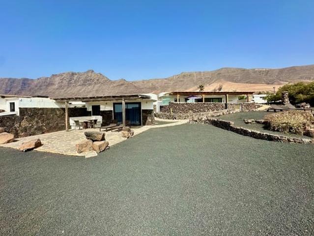 Bungalow en venta en Caleta de Famara, Lanzarote