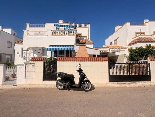 Bungalow en venta en Orihuela, Alicante