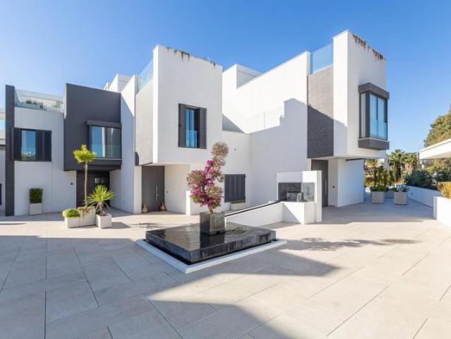 Bungalow en venta Estepona