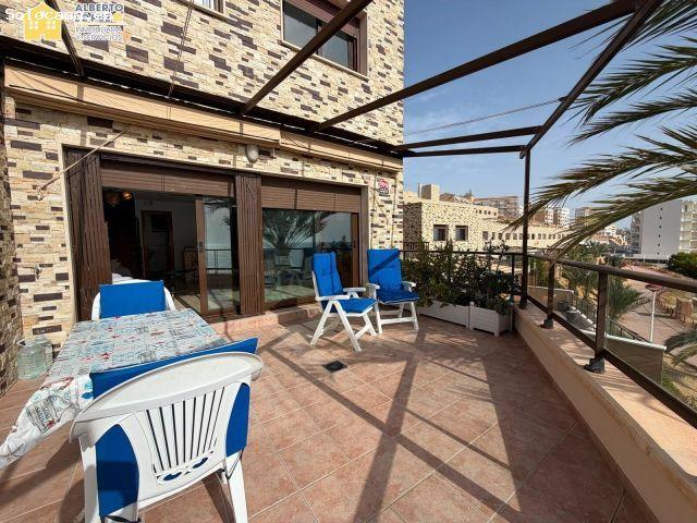 Bungalow en alquiler en Los Arenales del Sol con terraza y piscina comunitaria