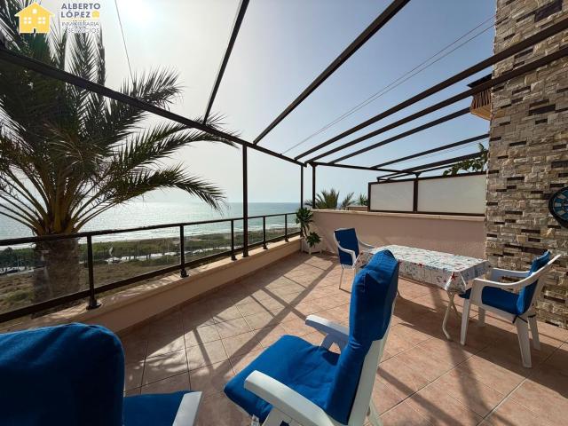 Bungalow en alquiler en Los Arenales del Sol con terraza y piscina comunitaria