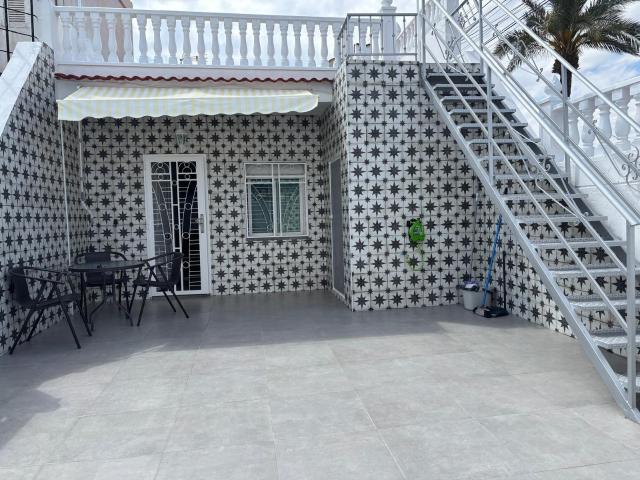 BUNGALOW EN ESQUINA EN TORRETA