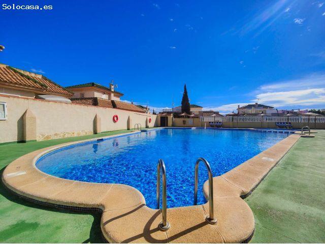 BUNGALOW EN PLANTA ALTA CON SOLÁRIUM PRIVADO EN LOS ALTOS – Torrevieja