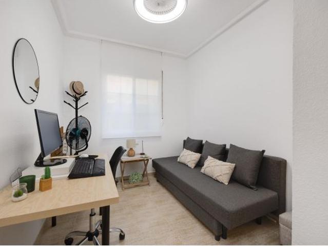 ? Bungalow Exclusivo Reformado con Jardín Privado en Pueblo Marino – Tu Hogar Ideal en Torrevieja