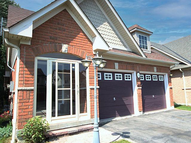 Bungalow! first Time For Sale In Whitby With 2+1 Bedrooms