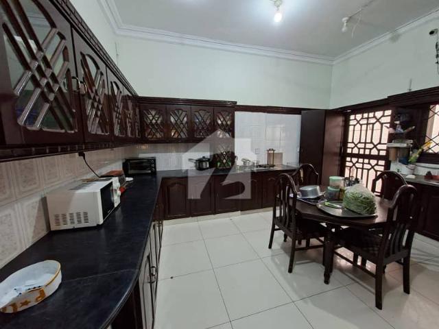 Bungalow for sale 500sq yard, off khy Badban DHA Phase 7