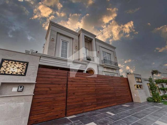 Bungalow for sale in heart dha