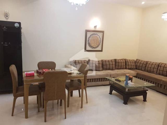 Bungalow for sale iqbal lane 5 phase. 8 100. Yards