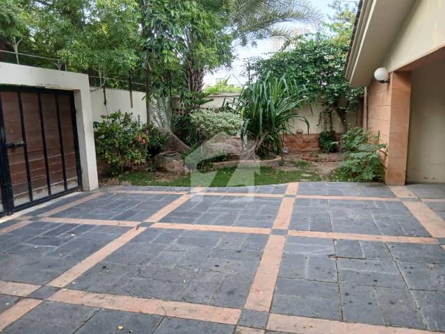 Bungalow For Rent 1000 Square Yards In Zamzama Dha Phase 5