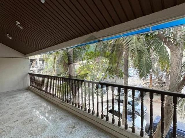 Bungalow for rent Clifton Block 8