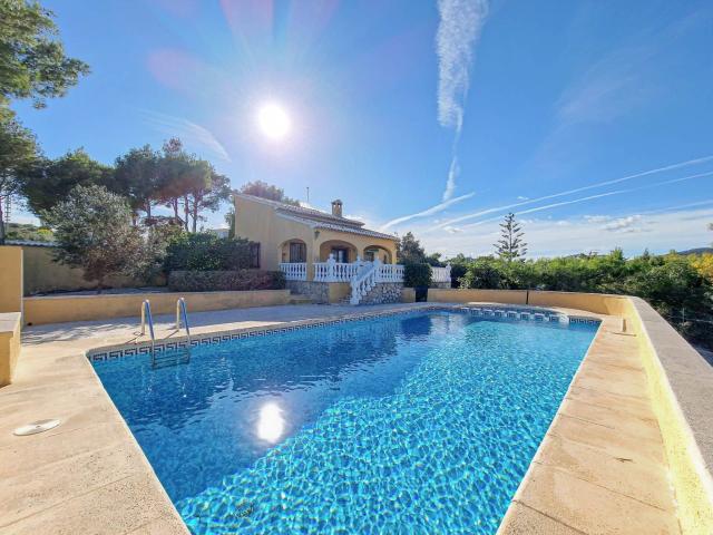 Bungalow for rent in Benitachell / Benitatxell, Alicante