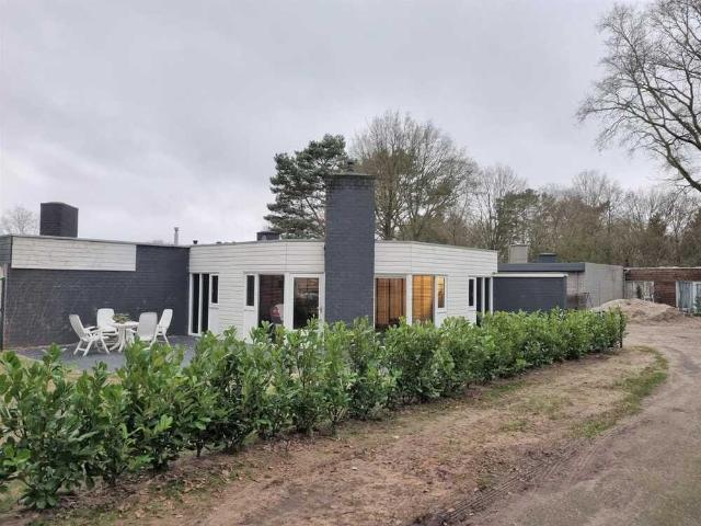Bungalow, geschakelde woning te huur in Erm
