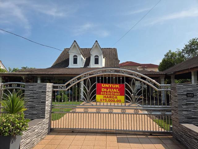 Bungalow House for Sale