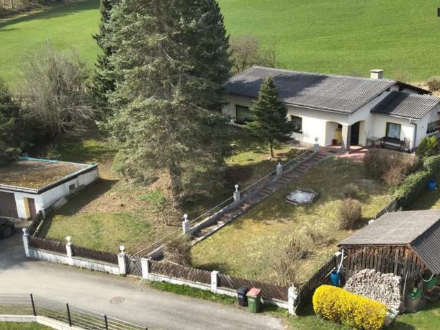 Bungalow in begehrter Aussichtslage mit Blick über + Weißkirchen