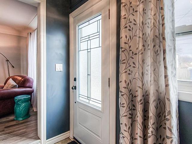 Bungalow In Desirable Crown Point East! This Charming 2 Bedrooms