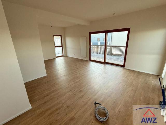 Holzbungalow in sehr ruhiger Lage Thermen Golfplatznähe