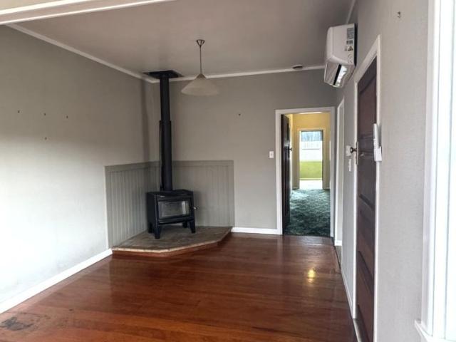 Bungalow in prime Kumeu location