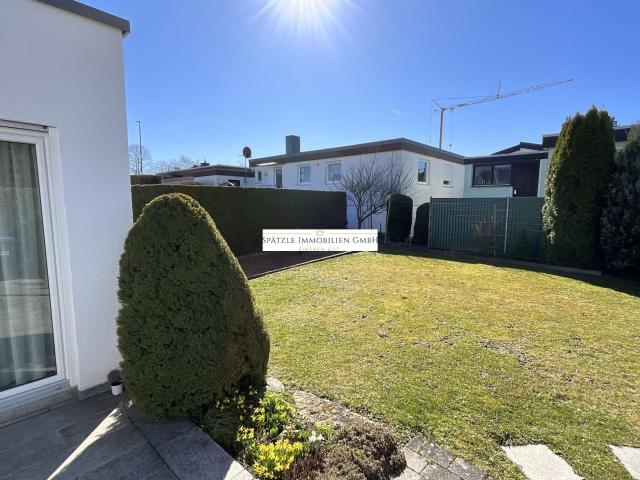 Bungalow in sehr guter Lage mit zwei Garagen
