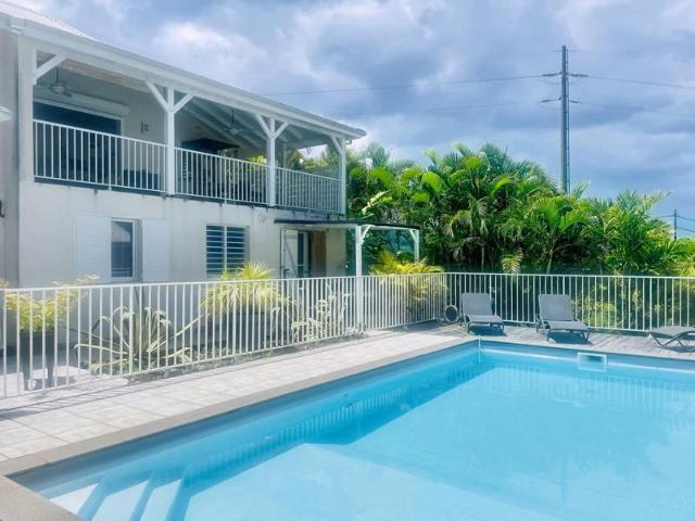 Bouillante – Bungalow dans environnement calme