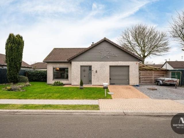 Bungalow met 3 slaapkamers op rustige ligging