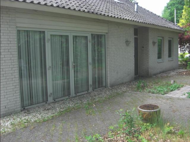 bungalow met Parking en grote tuin Kerkdorp Acht