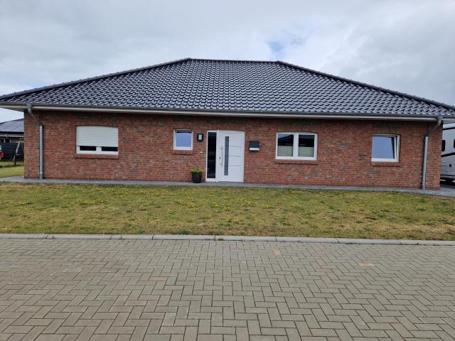 Bungalow mit Carport und Geräteraum in Barßel/Neuland