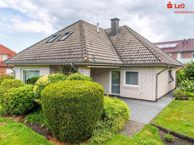 Bungalow mit ausgebautem Dachgeschoss in zentraler Lage von Augustfehn