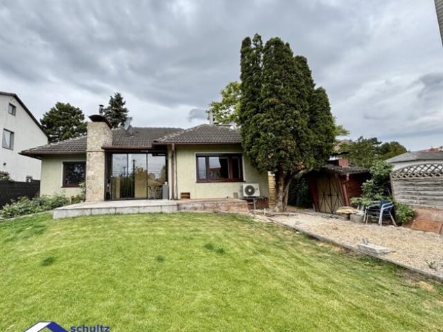 Bungalow mit schönem Garten!