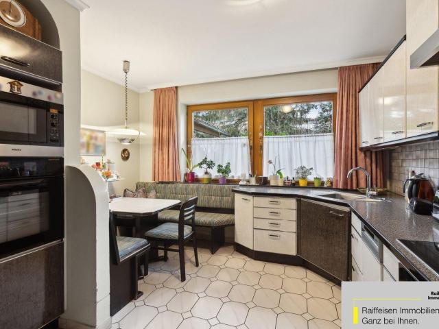 Bungalow mit Pool in zentraler Bestlage
