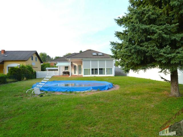 Bungalow mit Pool in den Seegärten von Neusiedl am See komplett unterkellert Kachelofen