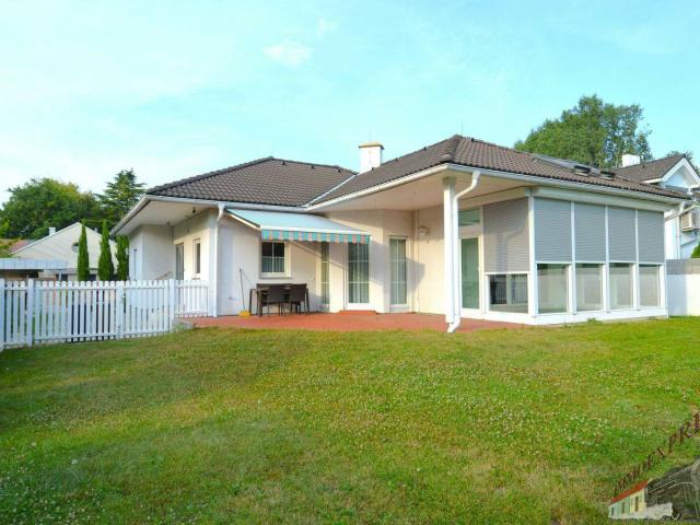 Bungalow mit Pool in den Seegärten von Neusiedl am See komplett unterkellert Kachelofen