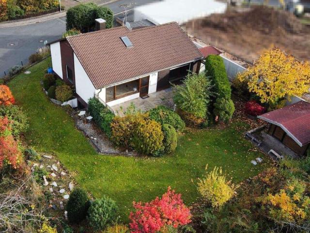 Bungalow mit Weitblick und großem Garten