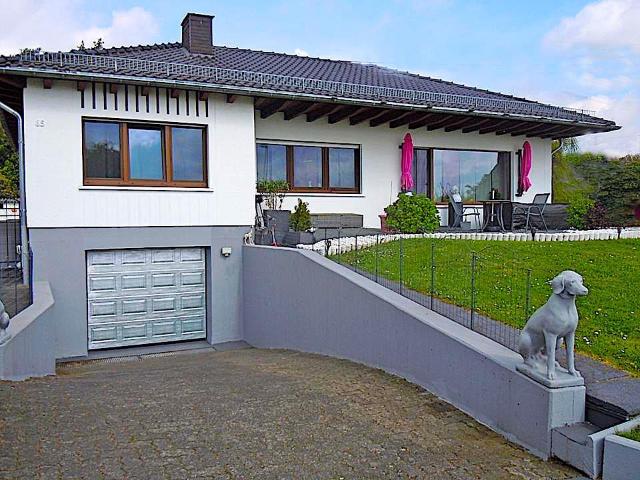 Bungalow mit wundervollem Grundstück zu verkaufen