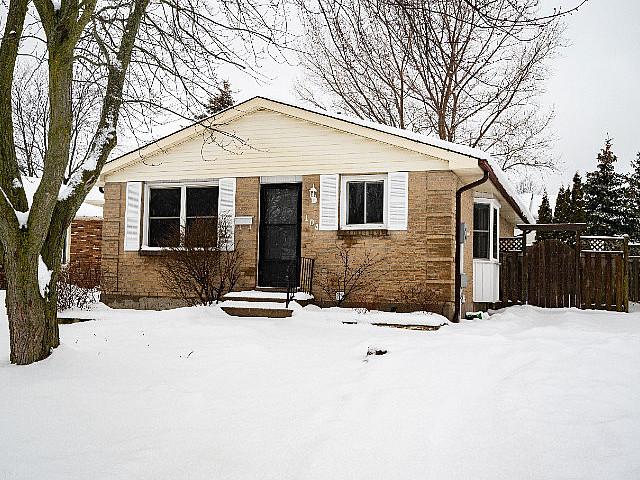 Bungalow Nw London U 5 Beds, 2 Kitchens 2 Baths, Side Entrance P
