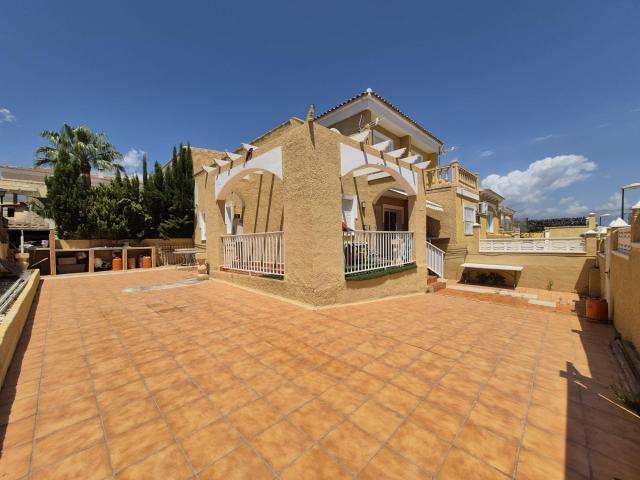 Bungalow pareado de esquina Pinar de Garaita La Nucía