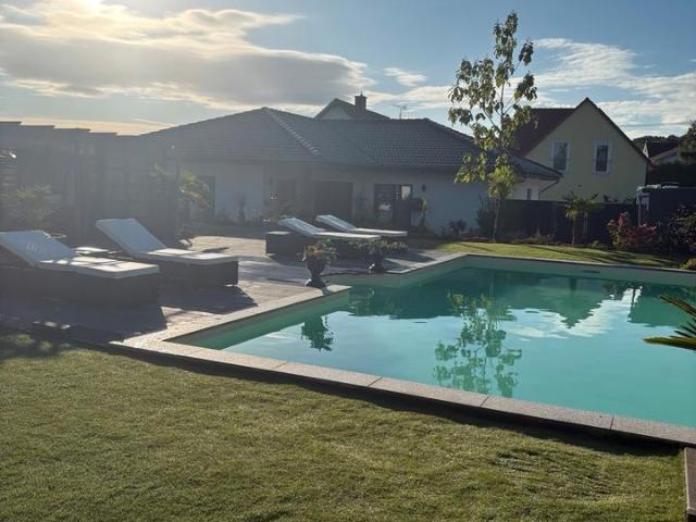 Bungalow, Pool, Traumgarten und Einliegerwohnung Provisionsfrei