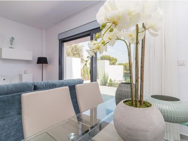 Bungalow Planta Baja en Venta en Torrevieja, Alicante