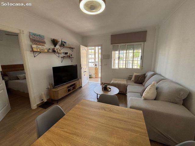 Bungalow Planta Baja Reformado con Jardín y Piscina en Aguas Nuevas