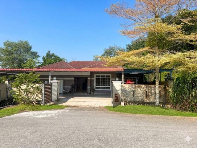 Bungalow Setingkat TANAH LUAS di Kota Puteri Batu Arang