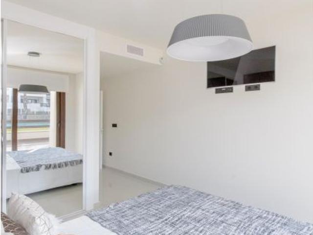 BUNGALOWS CON PISCINA Y SOLÁRIUM ZONA LOS BALCONES, TORREVIEJA