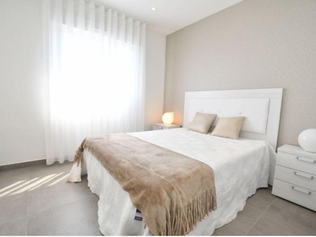 Bungalows de Obra Nueva en San Miguel de Salinas – Naturaleza, Golf y Confort