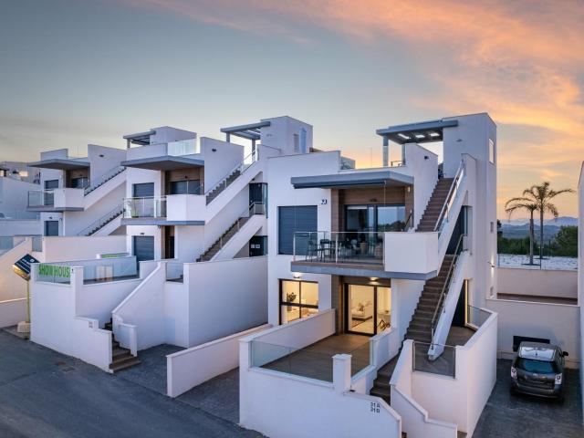 BUNGALOWS DE NUEVA CONSTRUCCIÓN CON PISCINA COMUNITARIA ZONA SAN MIGUEL DE SALINAS