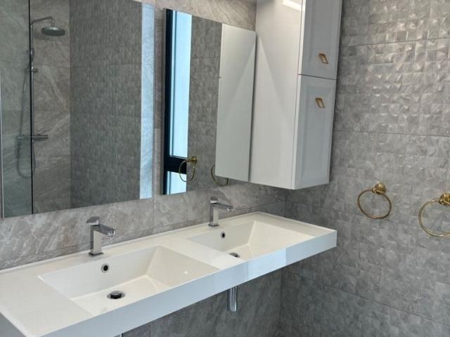 BUCUREȘTI Voluntari Vilă P+E lux 800000 Euro/Neg