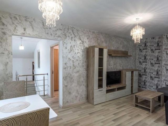 Bucurestii Noi Chitila Apartament 3 cam la curte, + terasa, comision 0%
